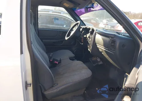 2002 Chevrolet S-10 z USA, uszkodzony, nr VIN 1GCCS145828207663